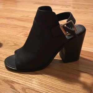 Steve Madden leather booties- block heel